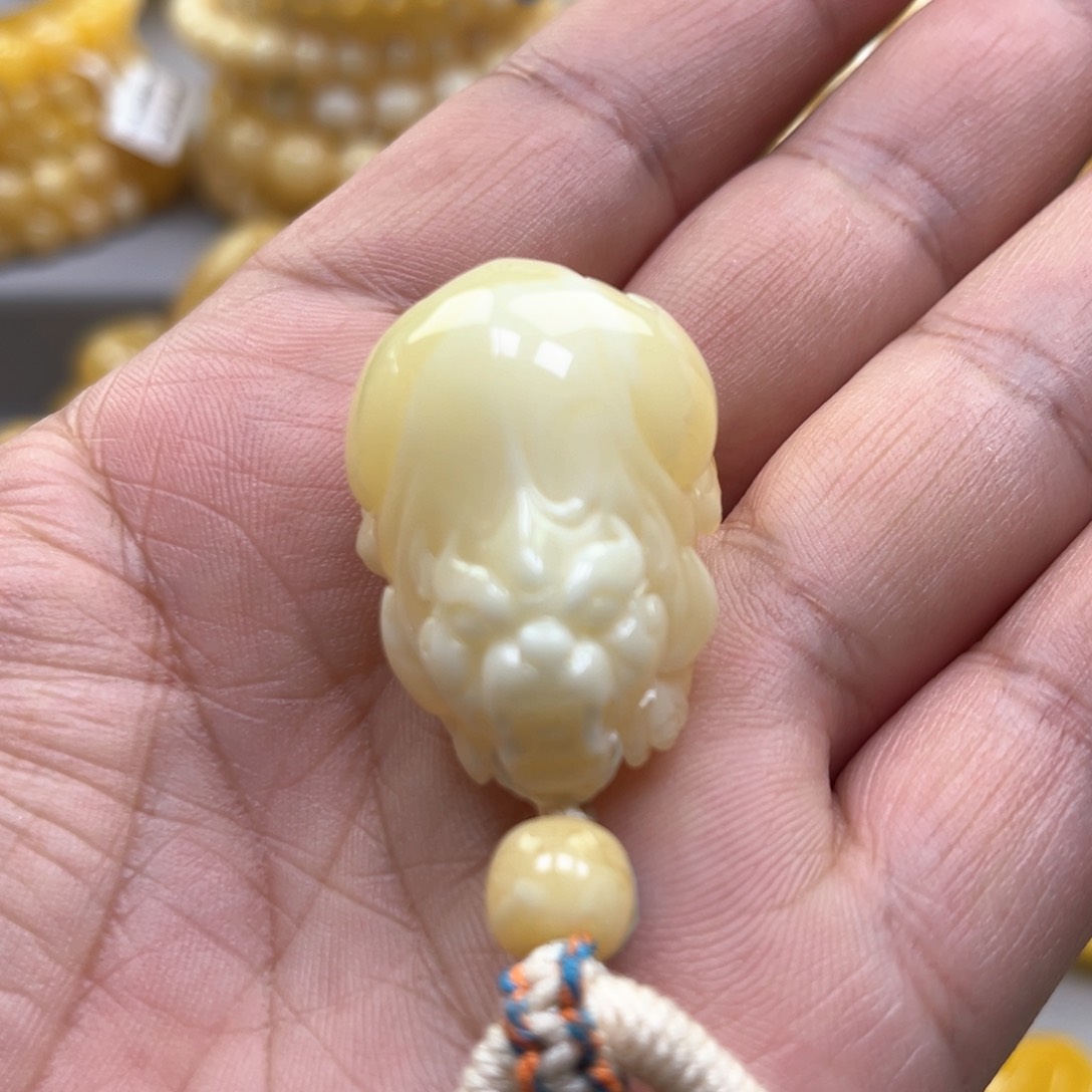 琥珀颈饰未镶嵌吊坠
