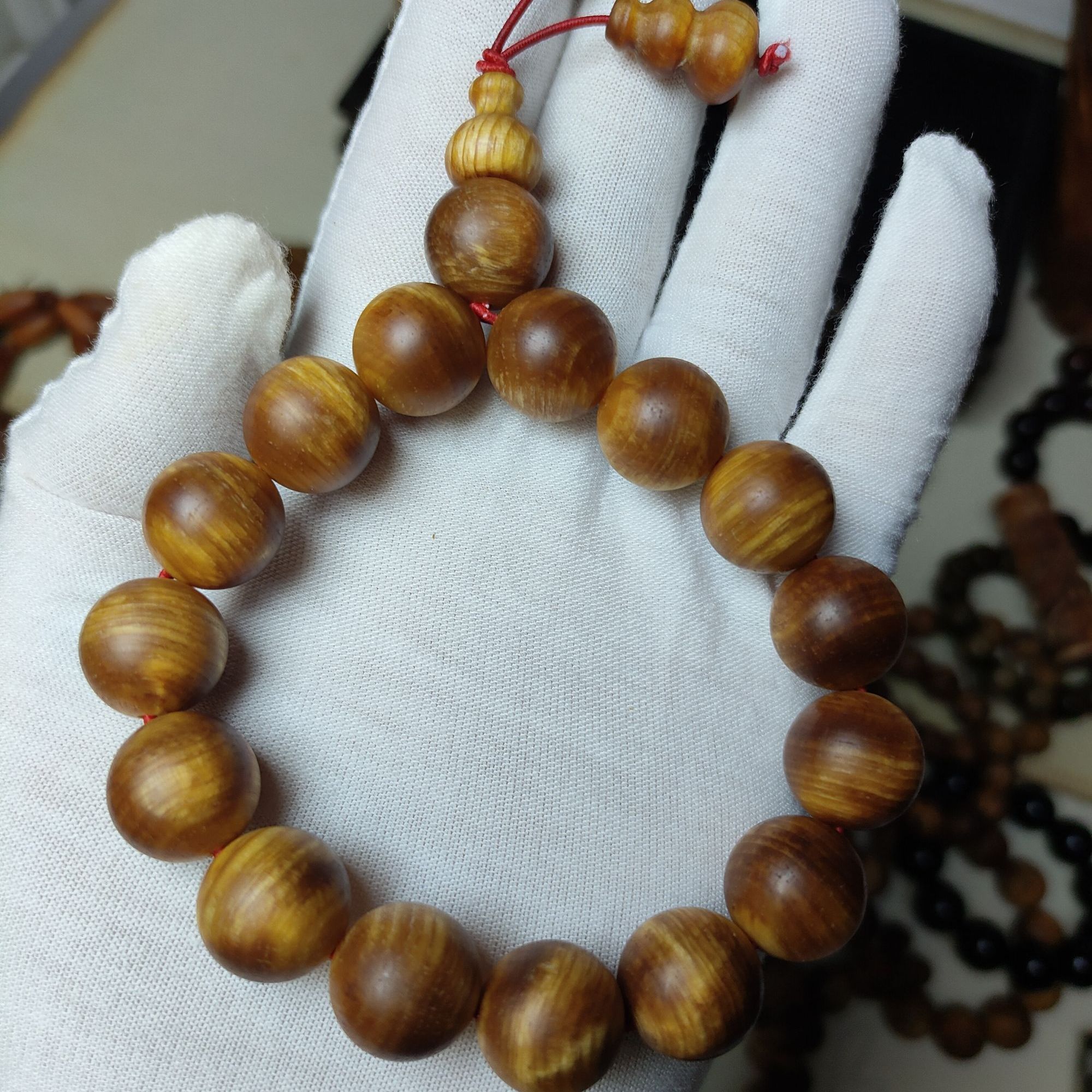 琥珀木，满2油全透1.5规格 ，香味浓郁持久