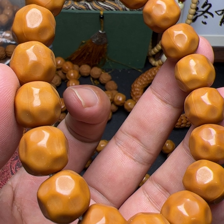 猴头核桃吊坠卡罗拉