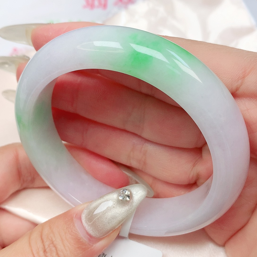 翡翠手镯未镶嵌抖音769