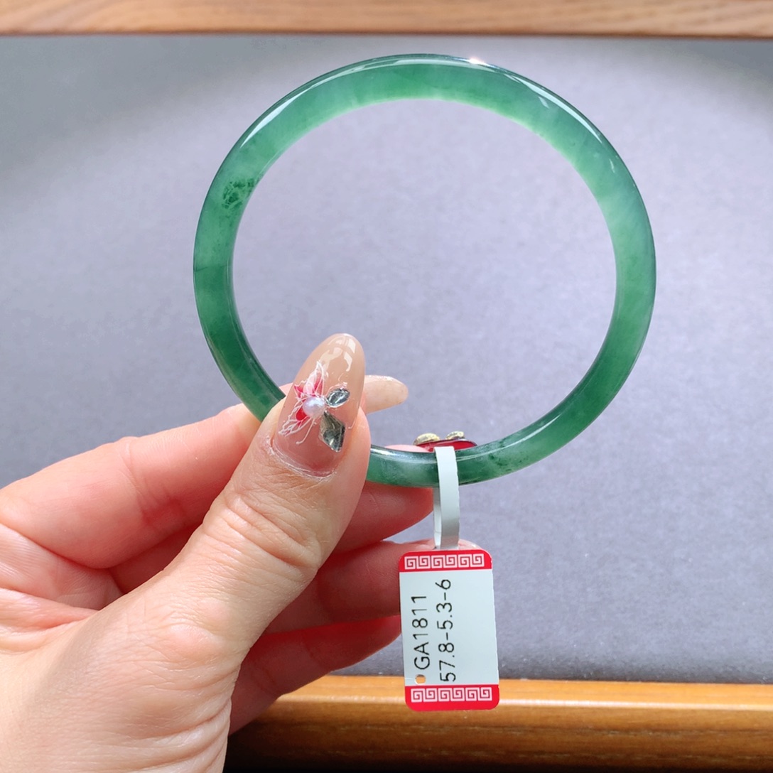 翡翠手镯未镶嵌天然翡翠手镯叮当镯