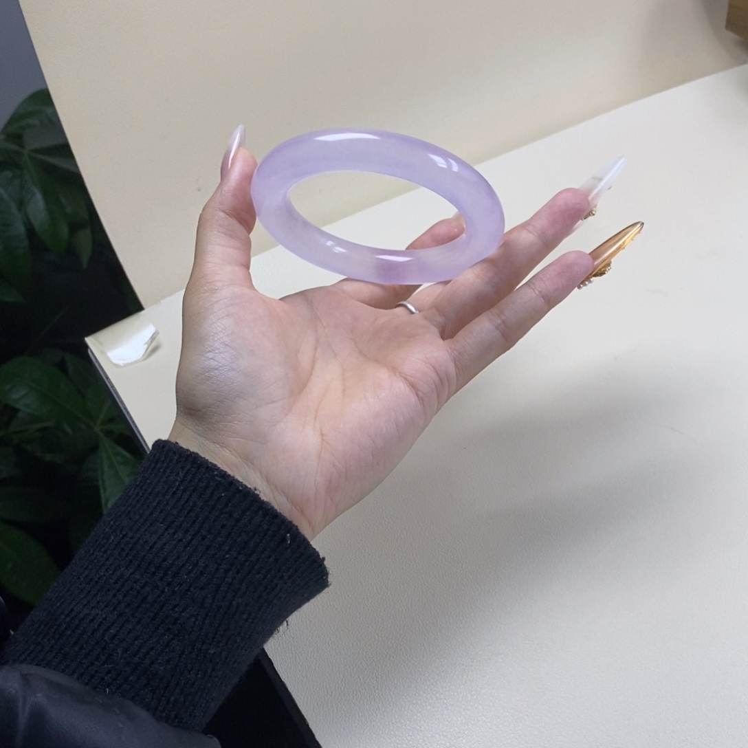 *****玉时尚飘花手镯57美惠