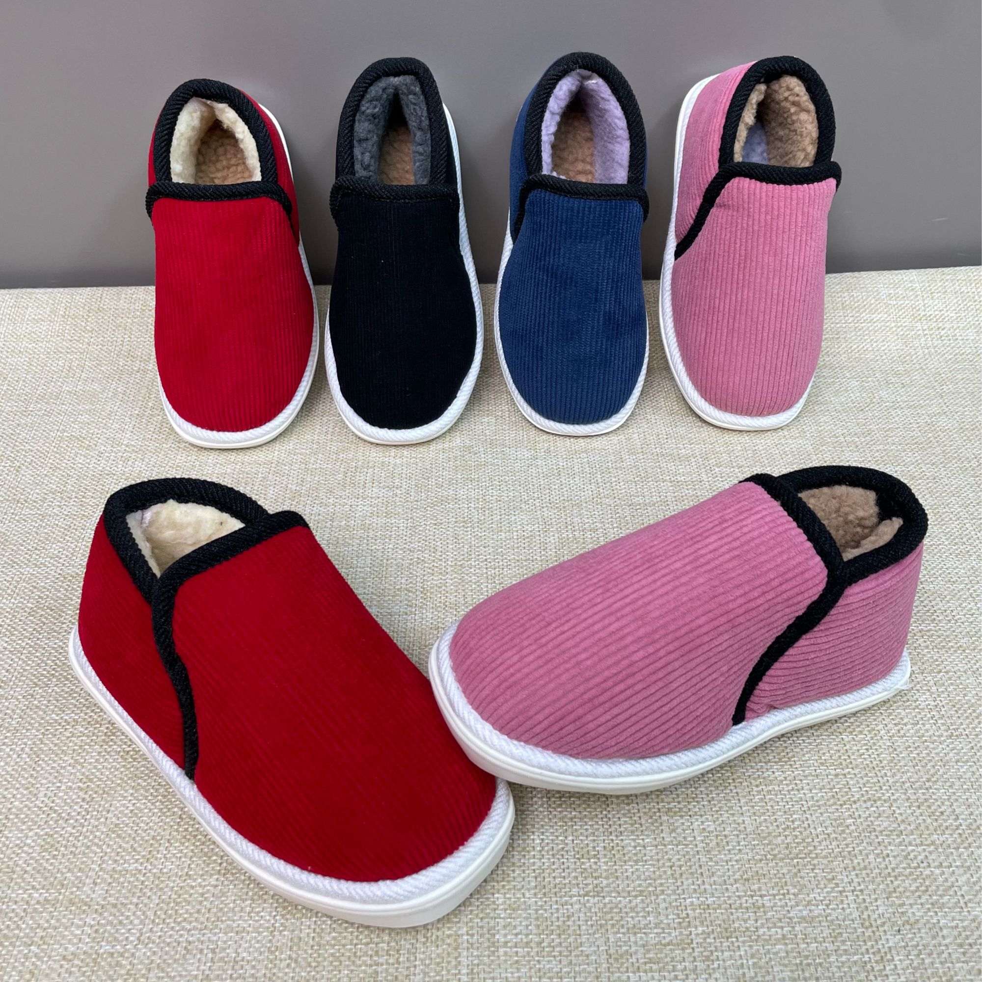 何航新款冬季加厚儿童防滑牛津底保暖舒适手工棉鞋加绒加厚