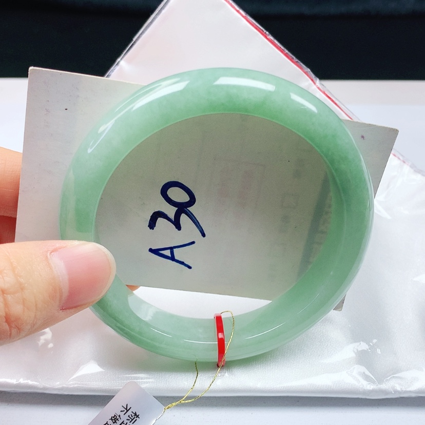 【闪购商品】翡翠手镯未镶嵌61圈口
