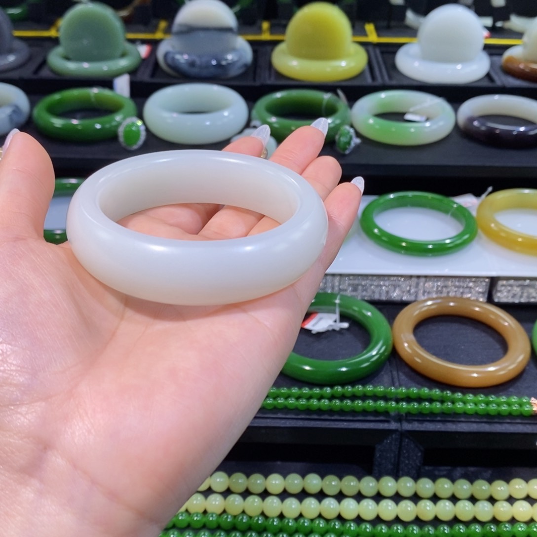 和田玉（白玉）手镯未镶嵌书*