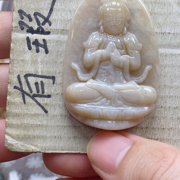 硅化珊瑚（珊瑚玉）颈饰未镶嵌