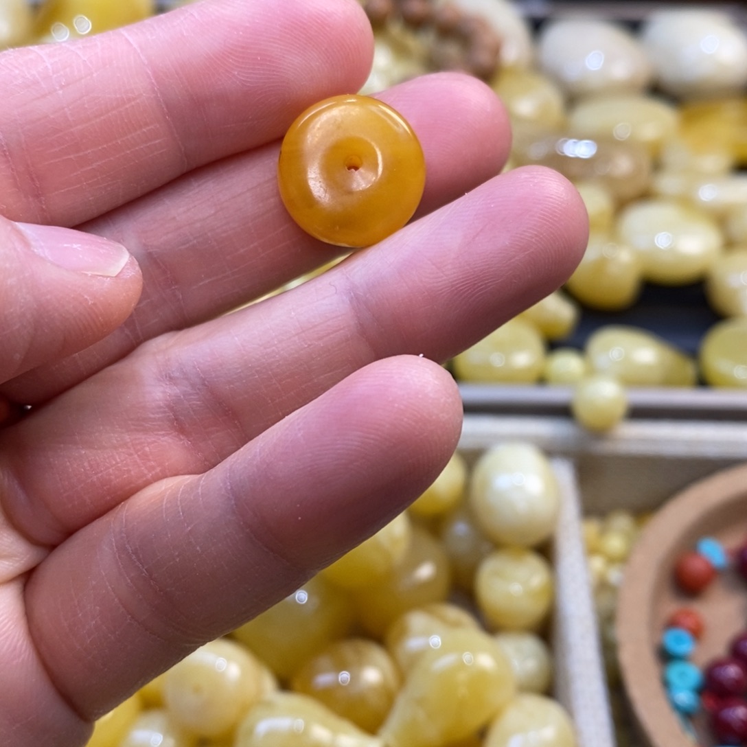 琥珀未镶嵌裸石蜜蜡微瑕