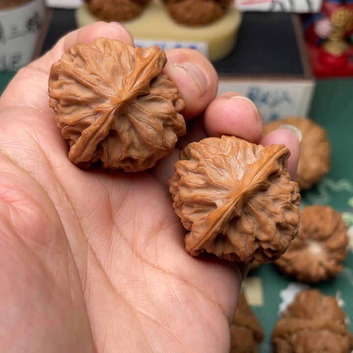 【闪购商品】文玩核桃吊坠36龙鳞