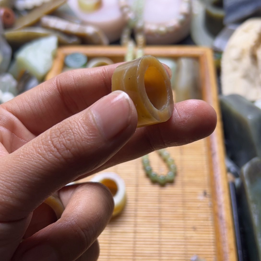 和田玉（糖玉）未镶嵌挂件