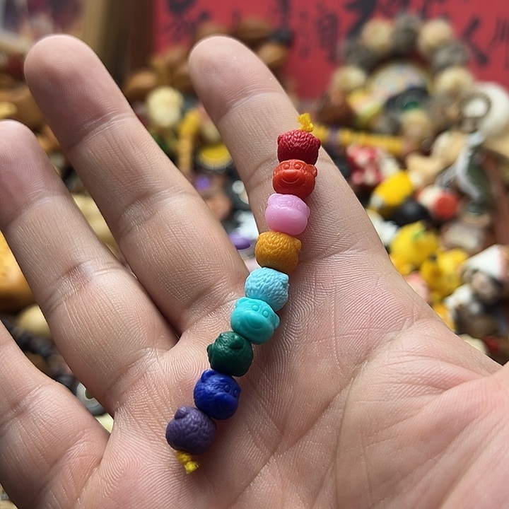 非金属琉璃草莓熊头