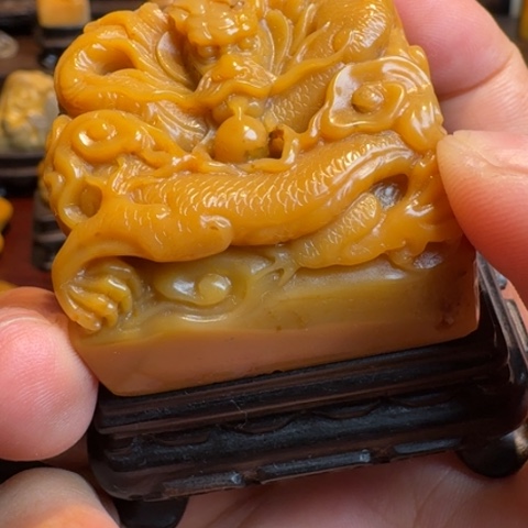 寿山石其他W****u田黄印章