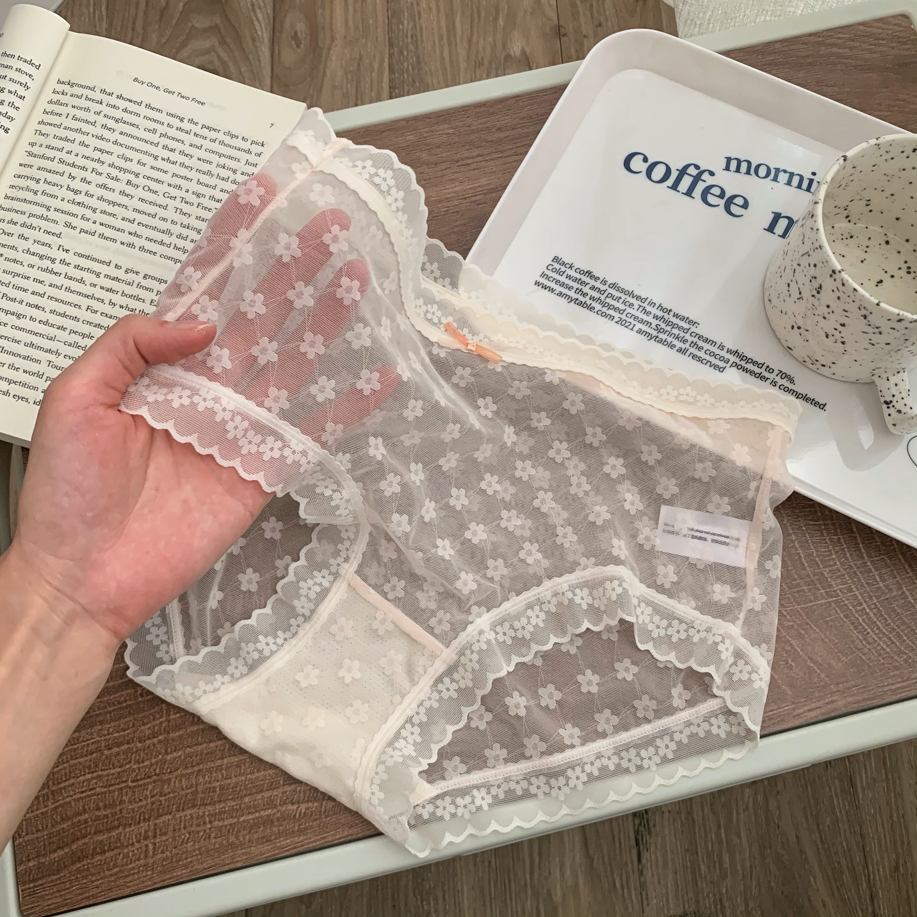 【小雏菊蕾丝中腰内裤】轻薄透气裸感网纱三角裤桑蚕丝底档柔软亲肤