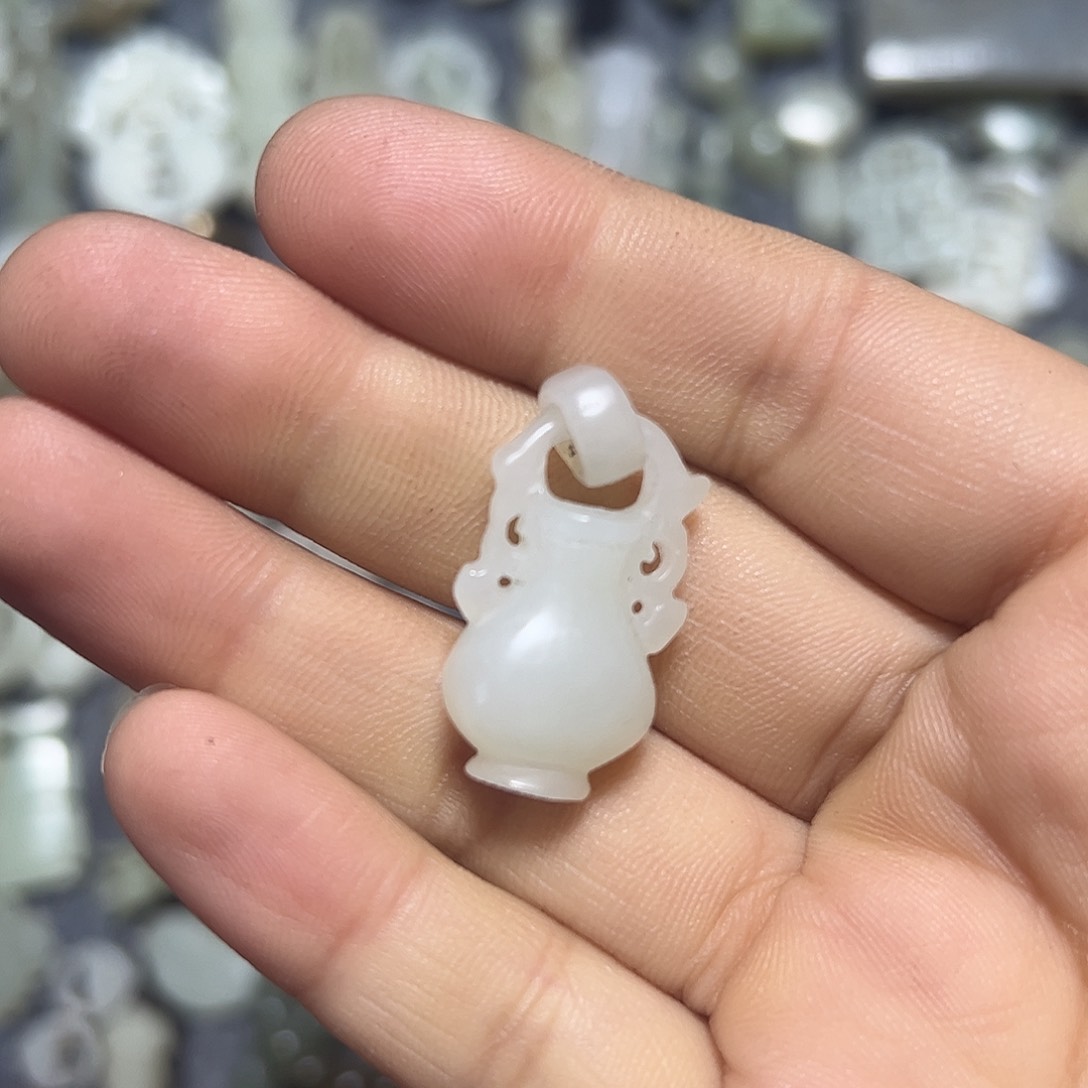 和田玉颈饰未镶嵌