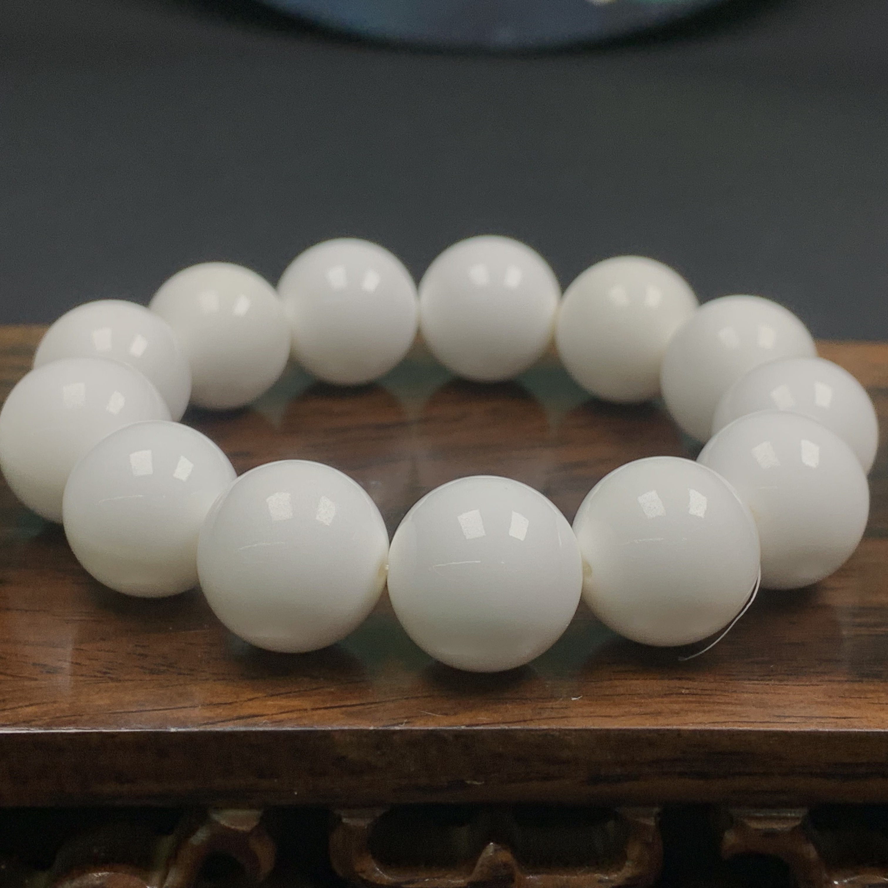 D3749珠宝玉石精选贝壳类手串