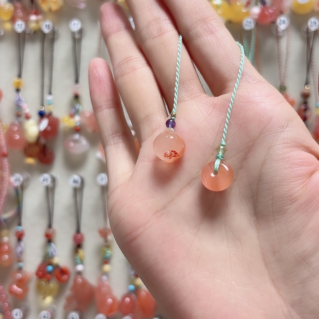 南红玛瑙未镶嵌吊坠(赠链)