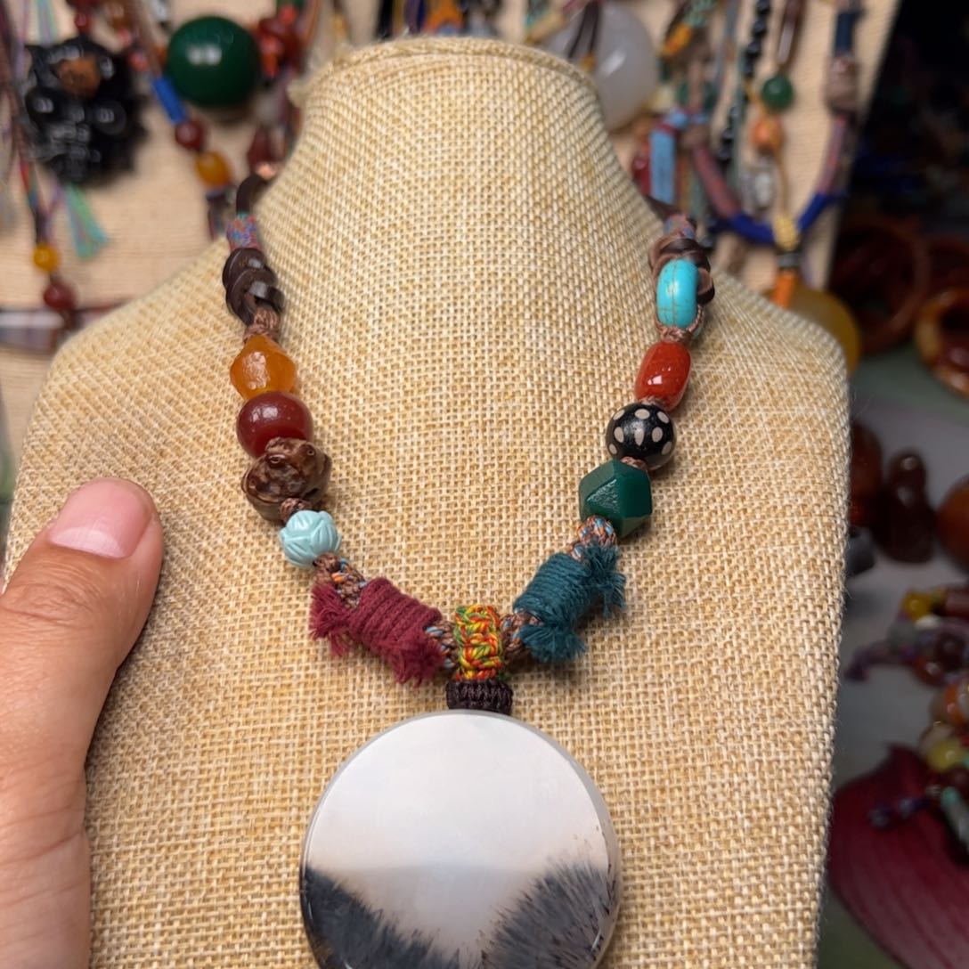 玛瑙/玉髓颈饰未镶嵌