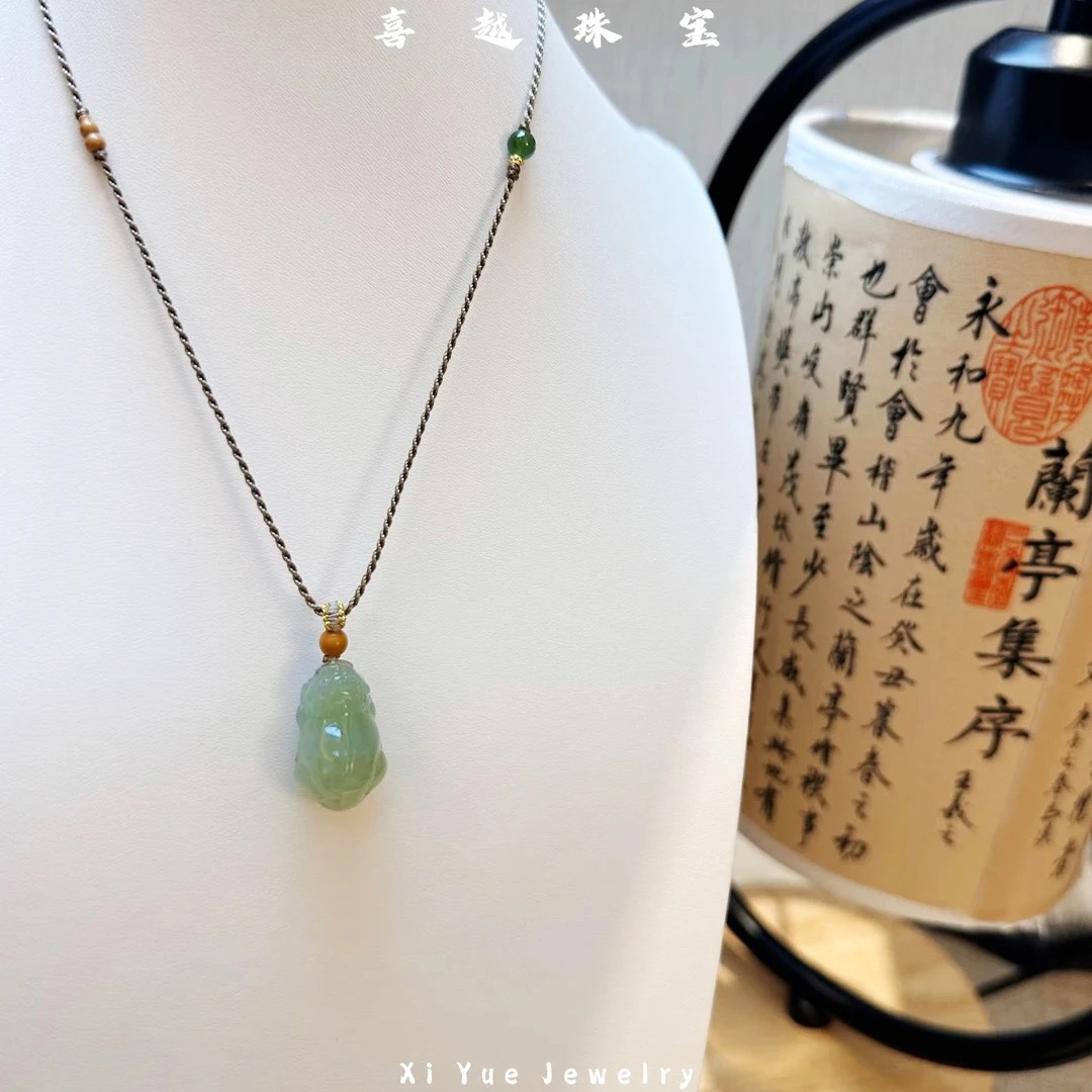 喜越珠宝 高冰晴水色厚装貔貅23*14*12（天然和田玉多样性）