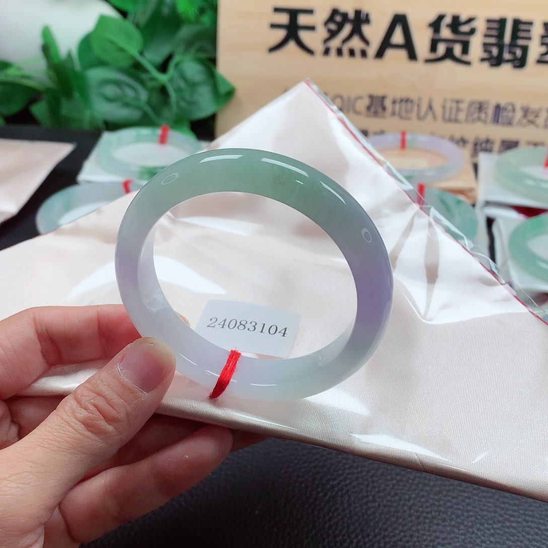 翡翠手镯未镶嵌天然A货翡翠手镯