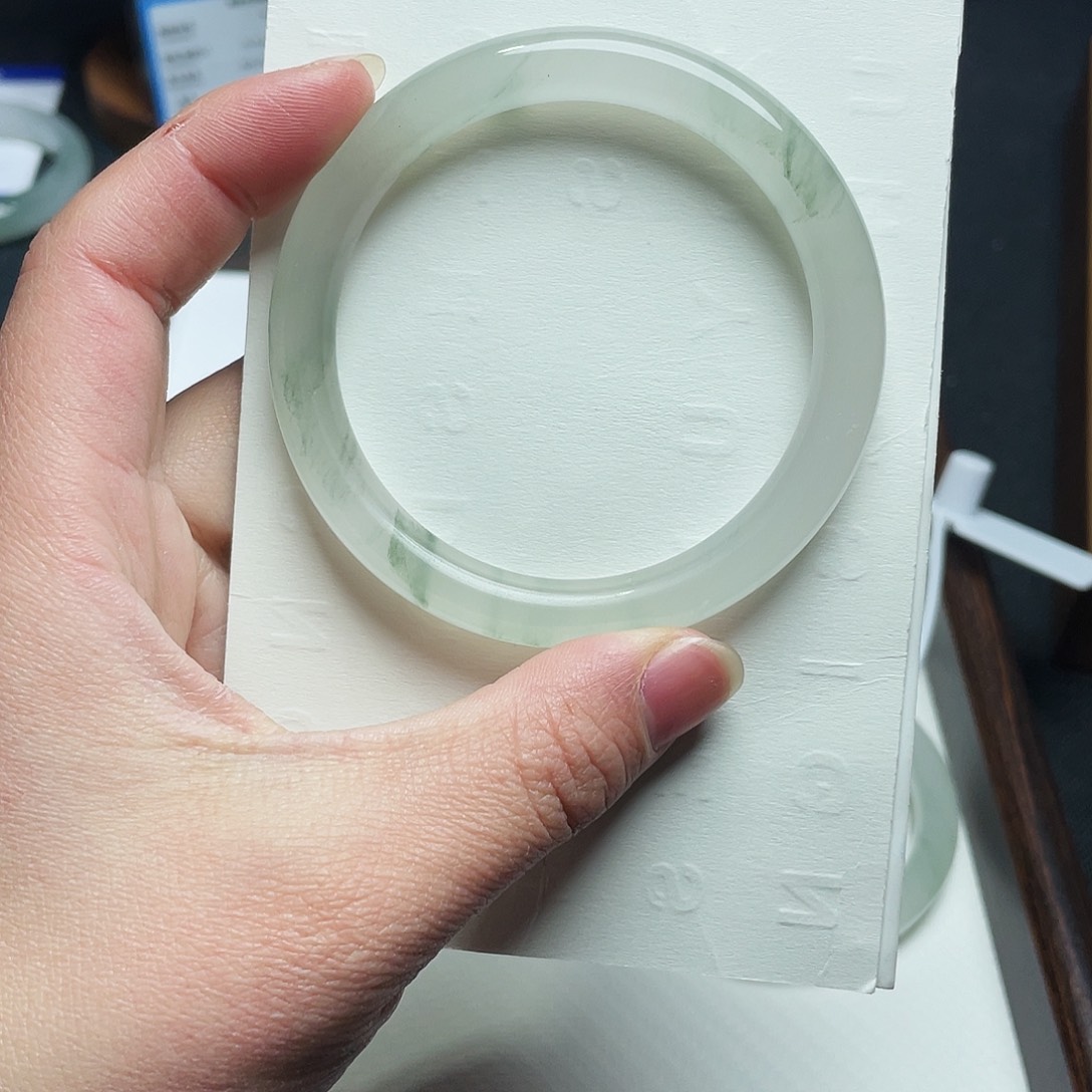 石英质玉（天山翠）未镶嵌手镯