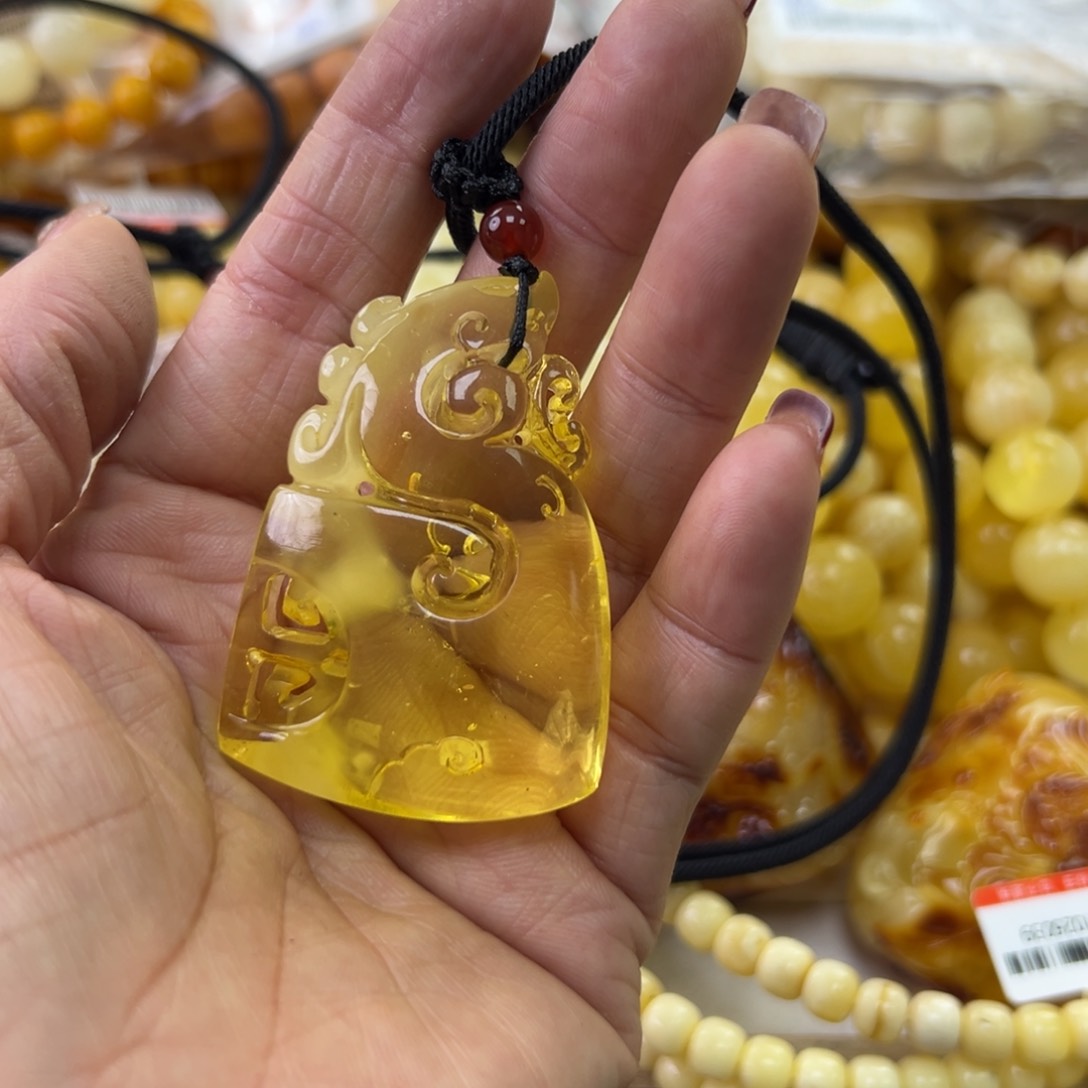 琥珀珠宝奇石未镶嵌