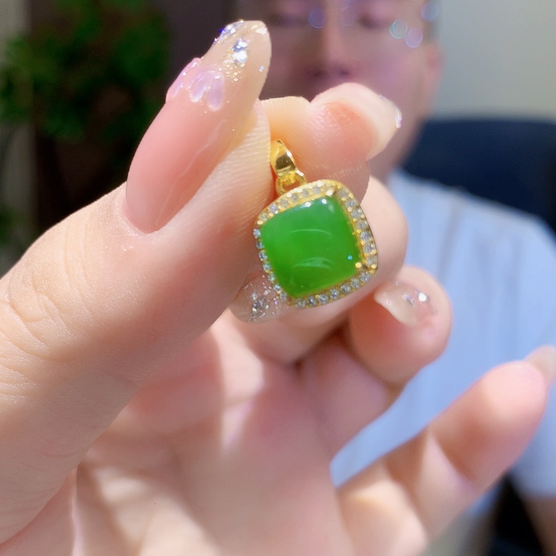 颈饰银S925镀金镶嵌和田玉（碧玉）