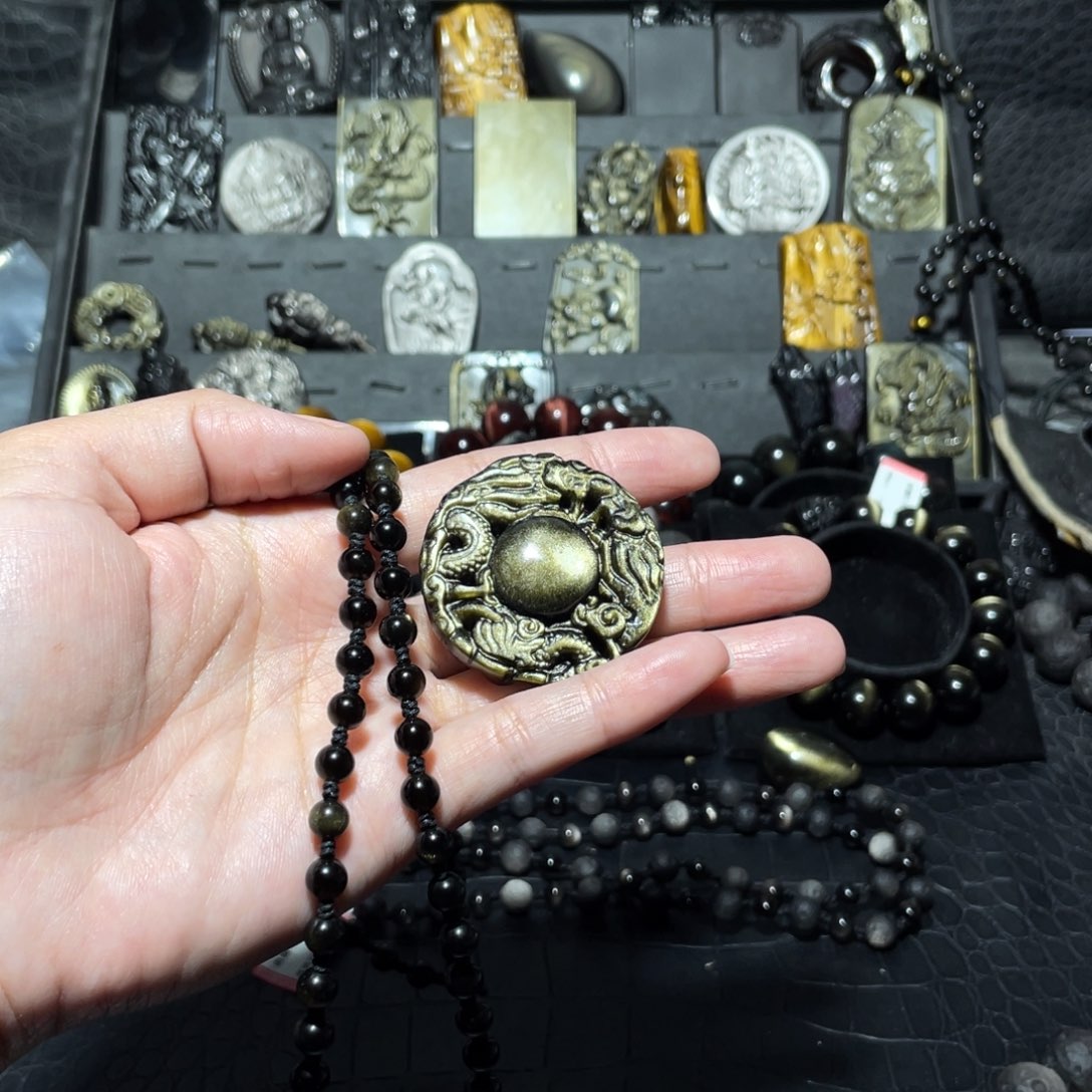 黑曜岩颈饰未镶嵌超**?