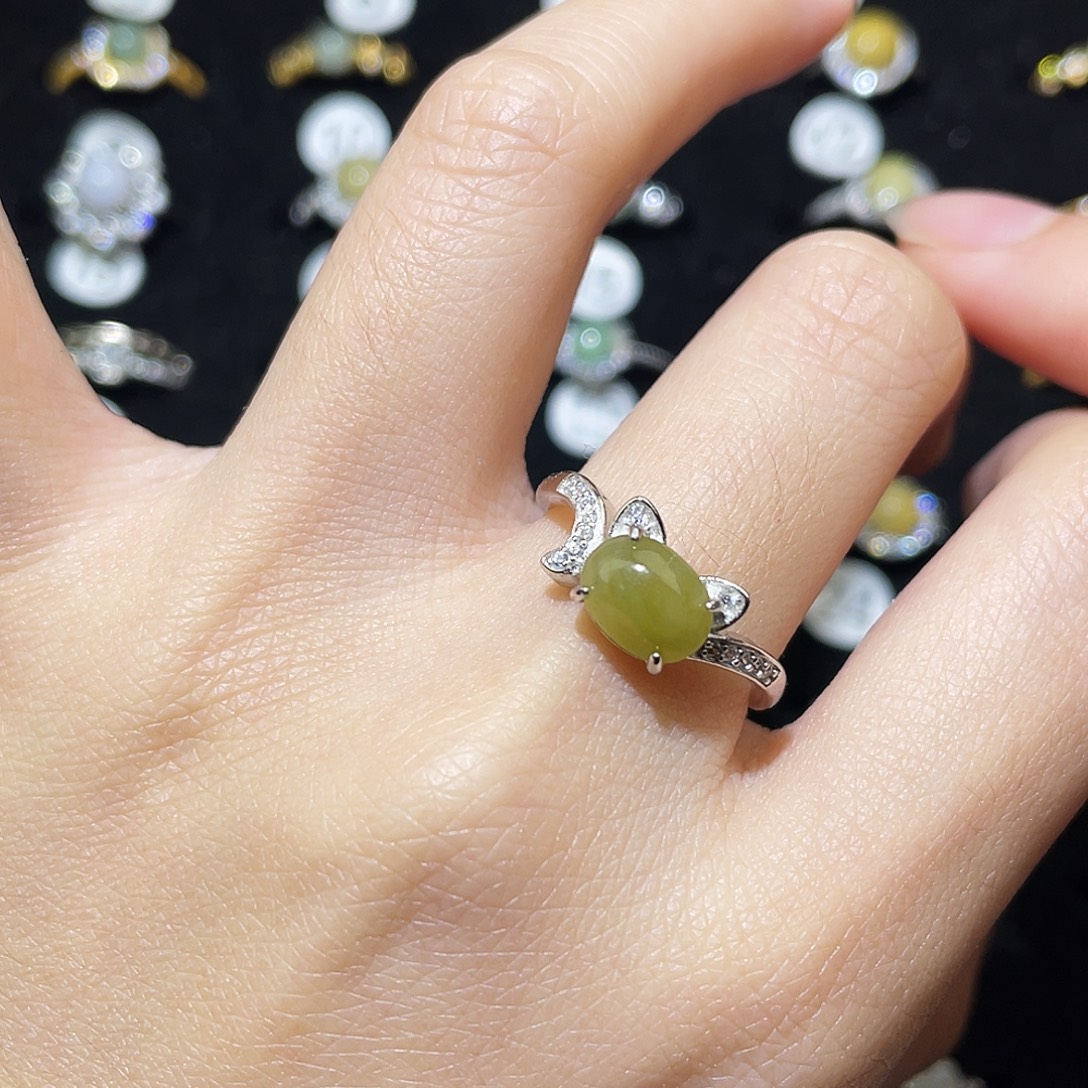 翡翠未镶嵌戒指戒指