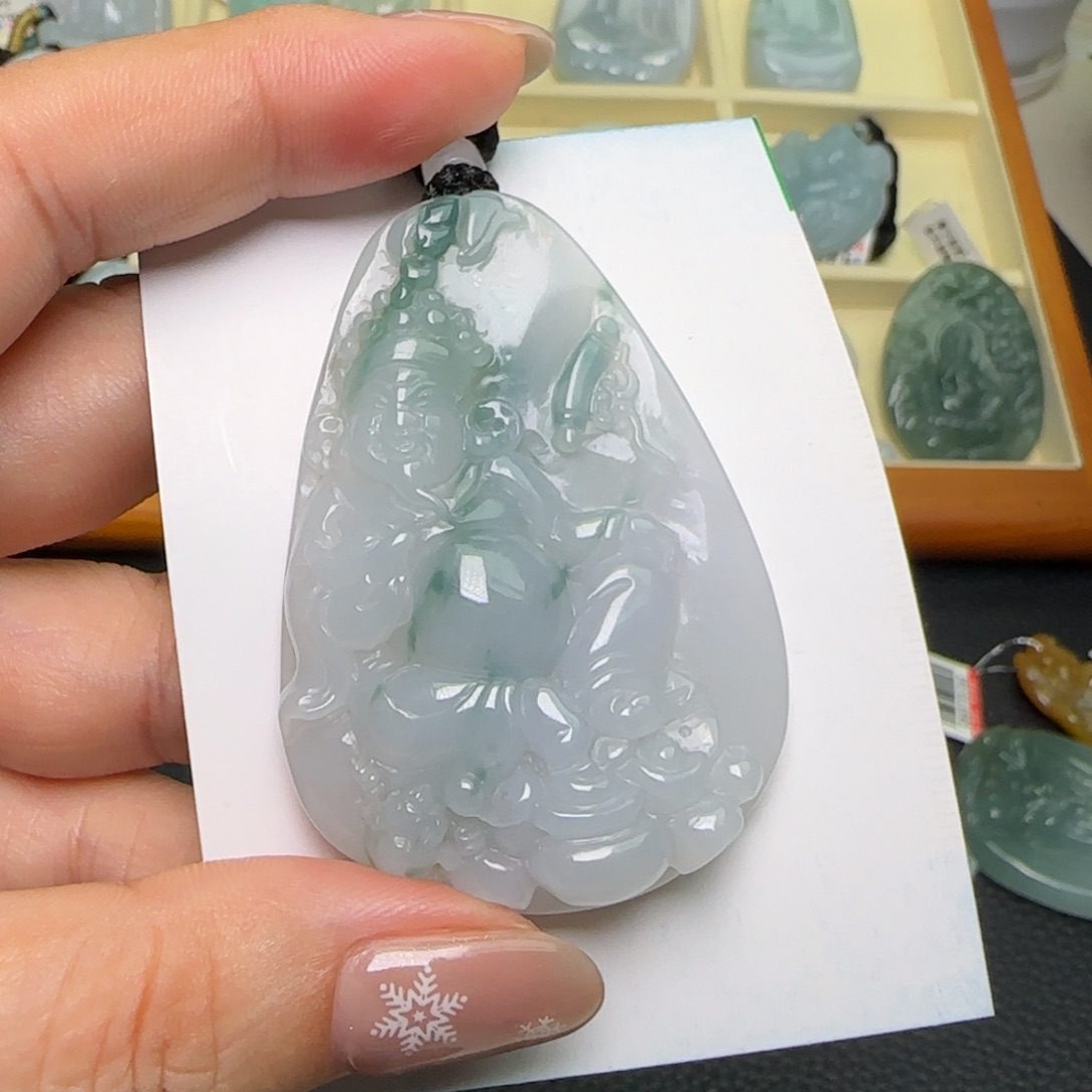 翡翠未镶嵌颈饰  