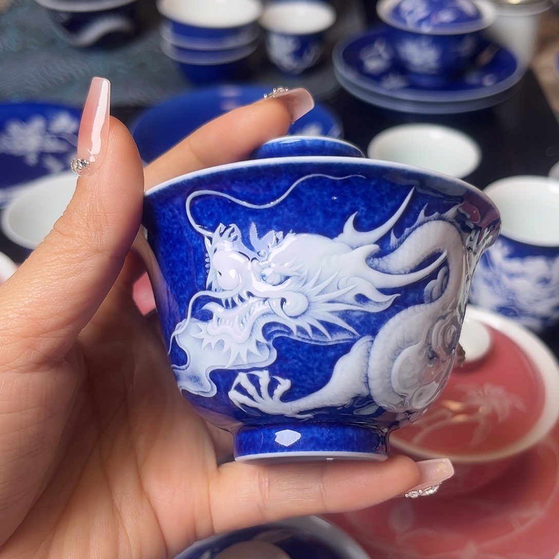 摆件景德镇堆白雕刻微瑕