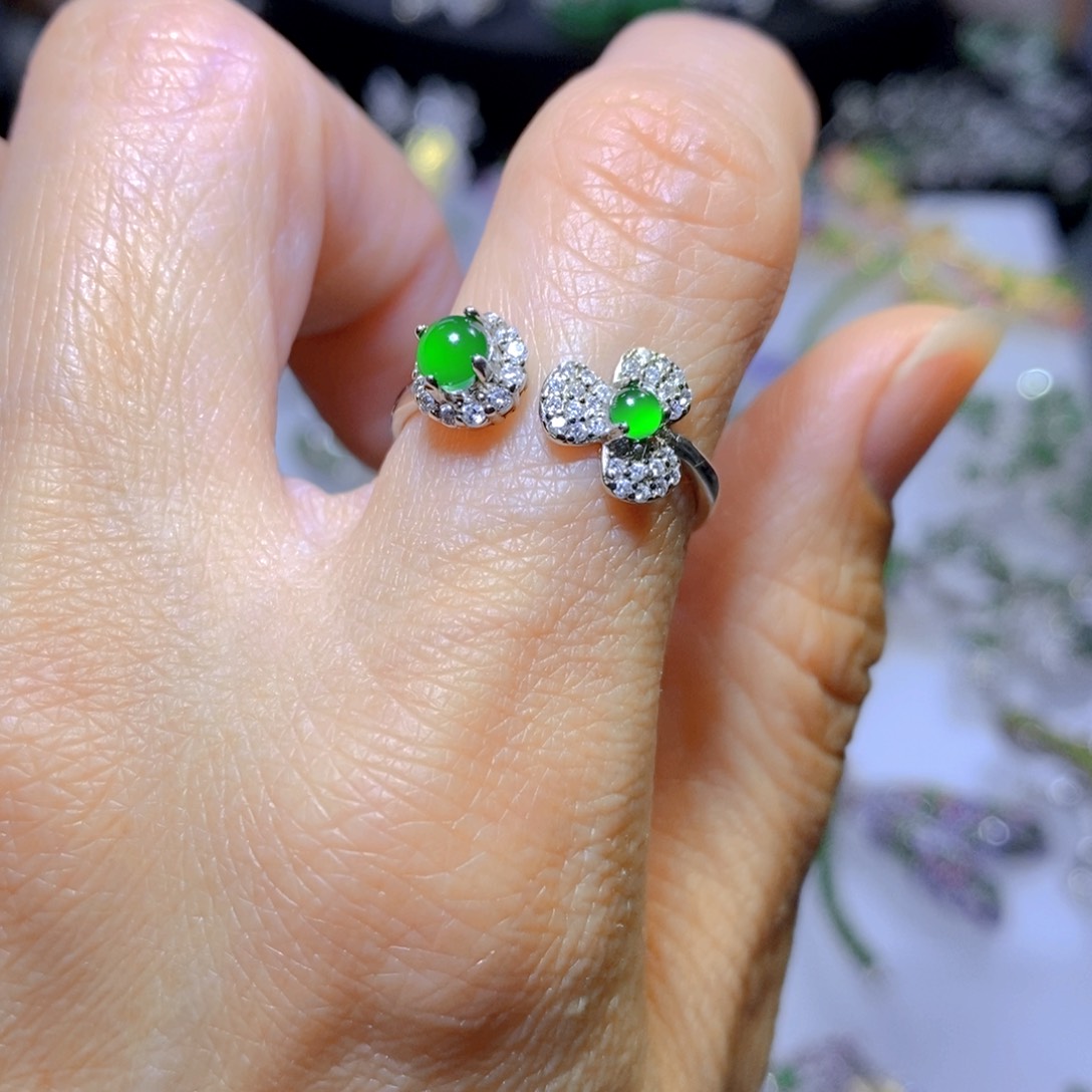 翡翠颈饰银S925镶嵌天然翡翠