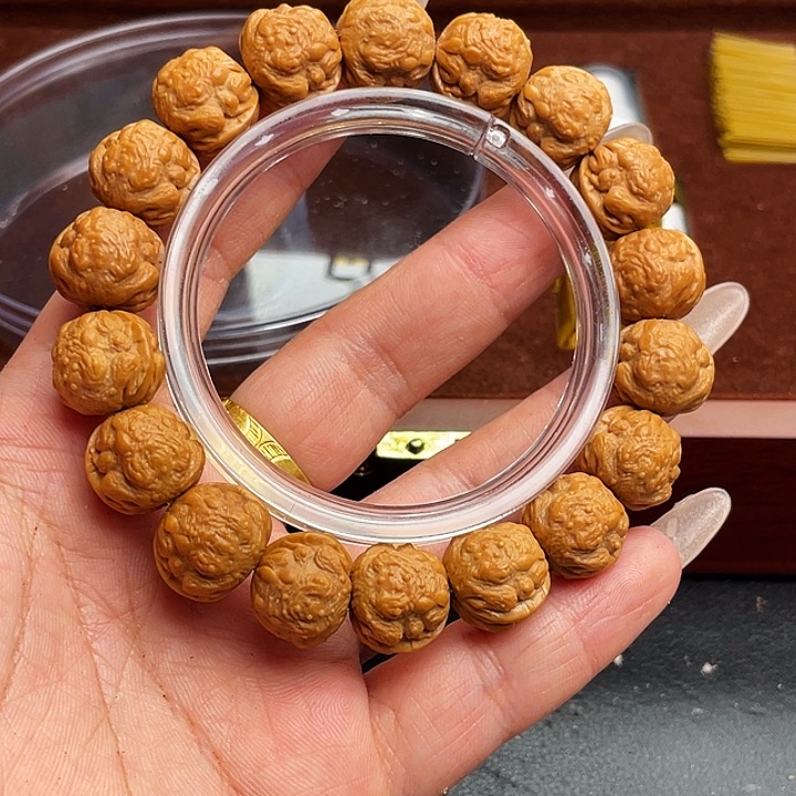 橄榄核吊坠猴头核桃