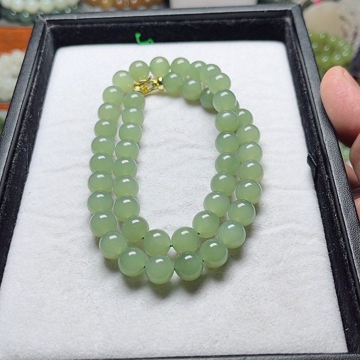 和田玉颈饰未镶嵌年**鱼