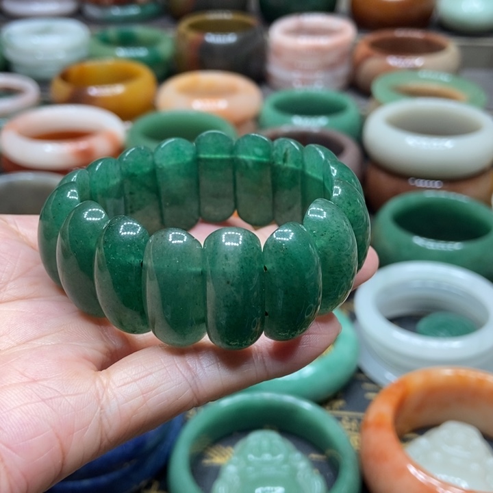 石英质玉未镶嵌手镯