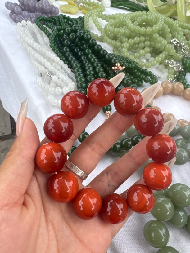 高端精品牛血红手串 卡18