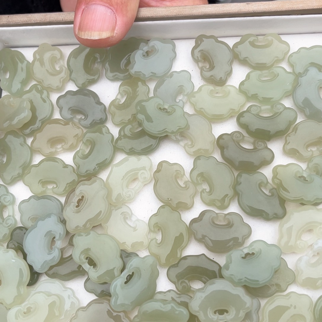 和田玉颈饰未镶嵌和田玉如意锁多样性发货（拍一发一）