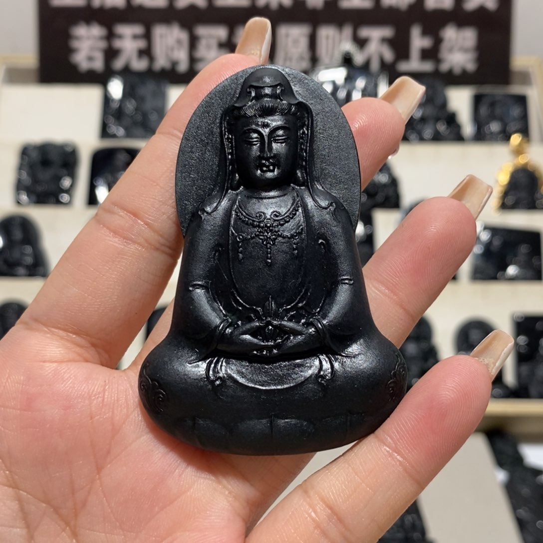 翡翠颈饰未镶嵌花***猪翡翠