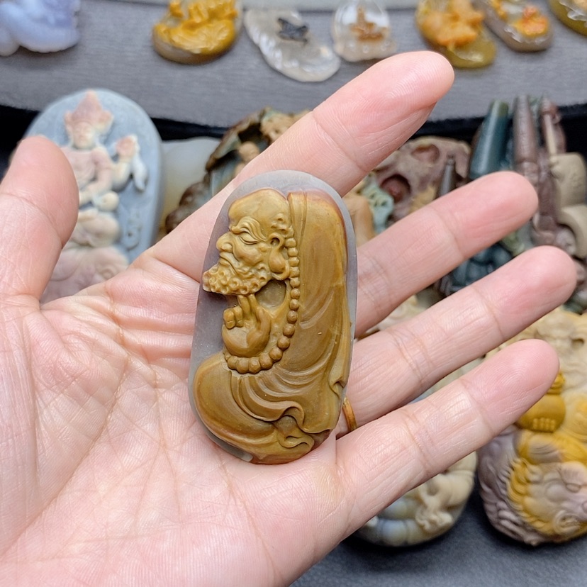 【闪购商品】定制石英质玉吊坠未镶嵌