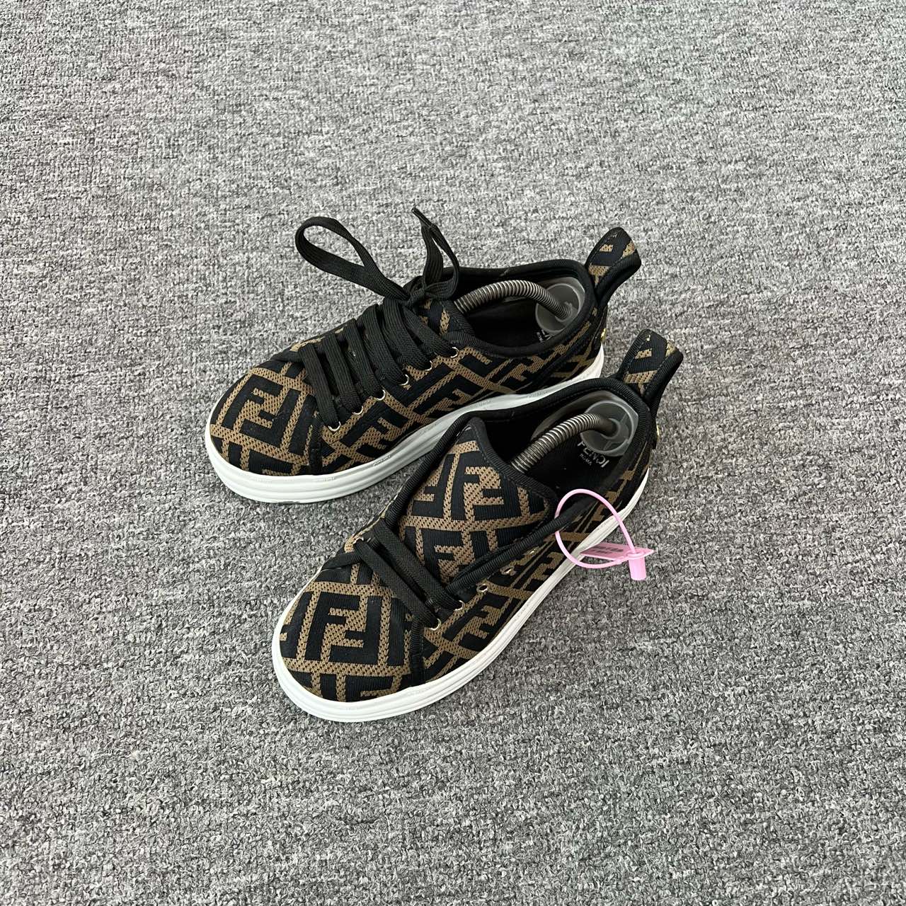 99新 FENDI/芬迪 Fendi 老花休闲鞋36 码