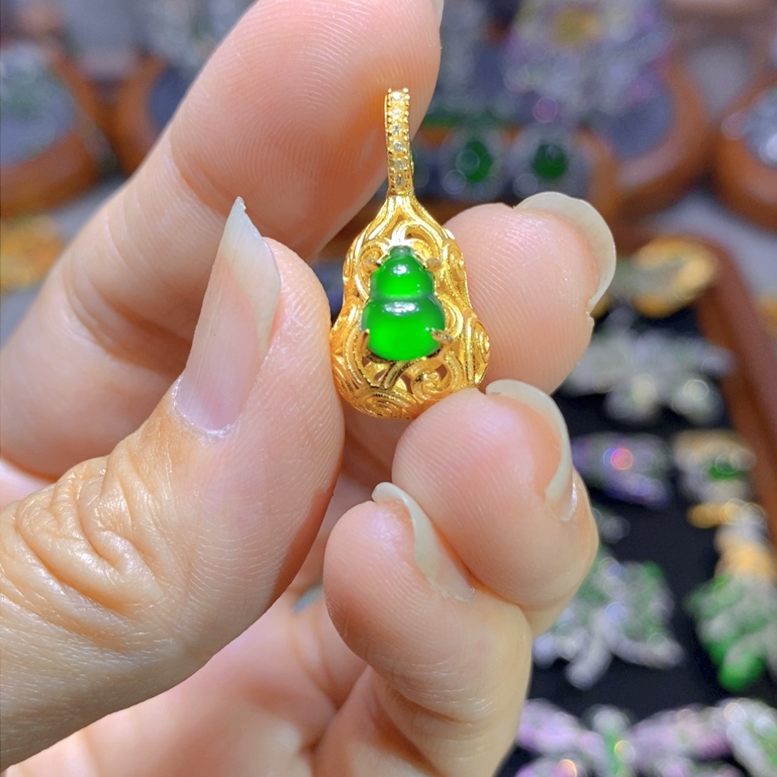 翡翠颈饰银S925镶嵌天然翡翠