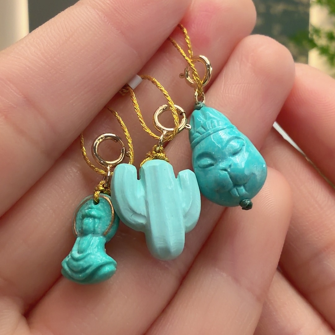 绿松石未镶嵌颈饰