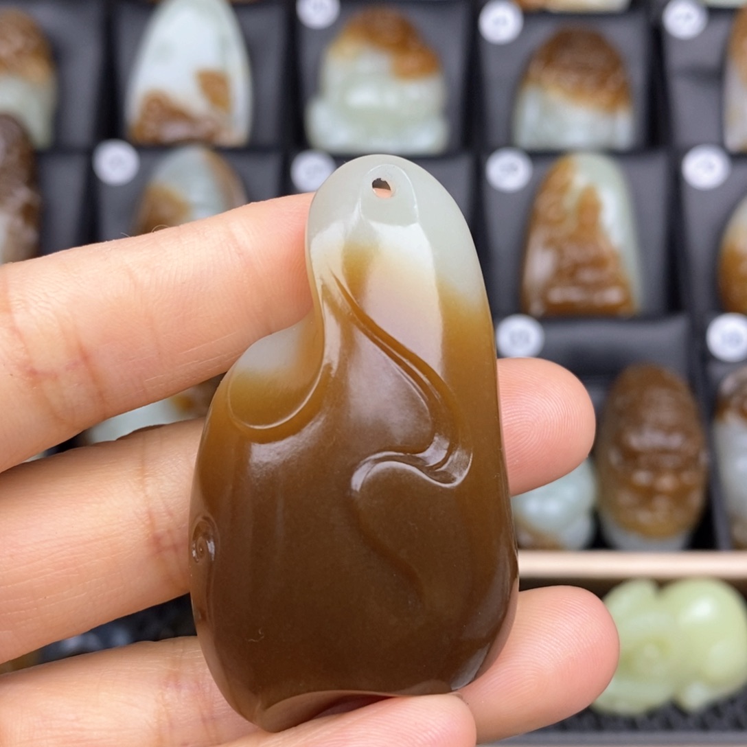 和田玉颈饰未镶嵌