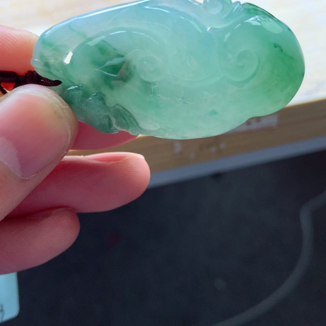 翡翠颈饰未镶嵌吊坠