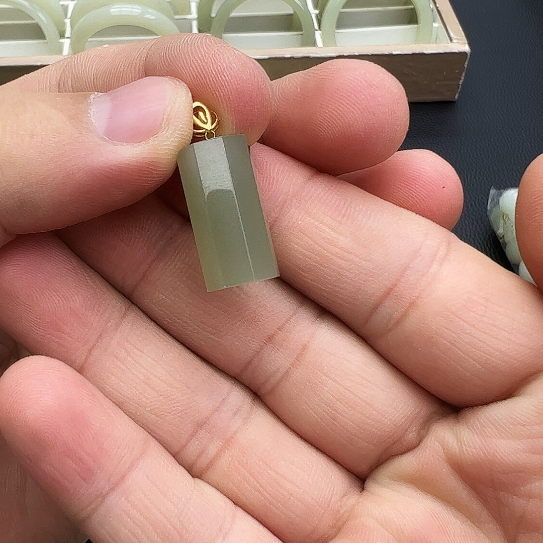 和田玉18K金镶嵌吊坠(不含链)
