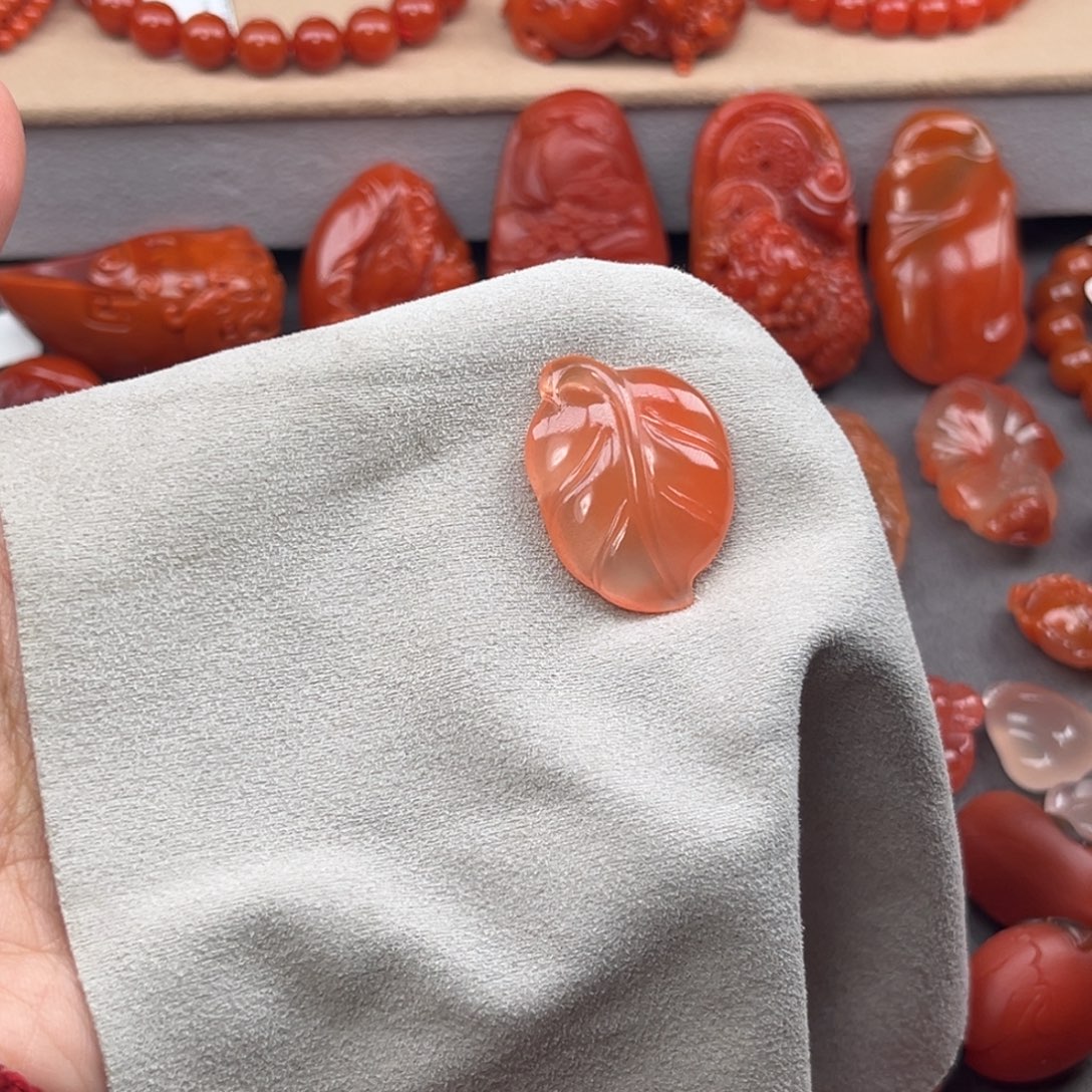 南红玛瑙未镶嵌手链