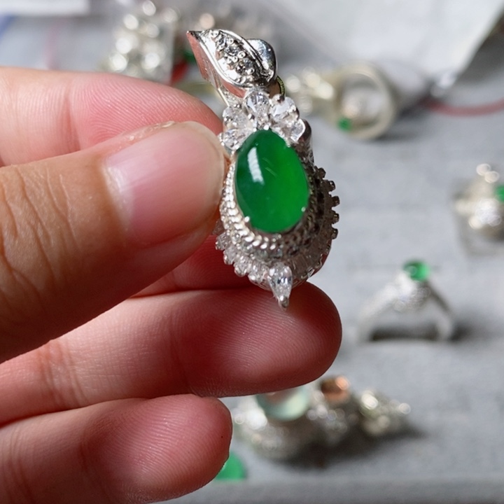 翡翠戒指未镶嵌翡翠冰种