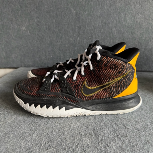 42码正品二手球鞋 欧文7 Kyrie7 95新气垫完好 无原盒