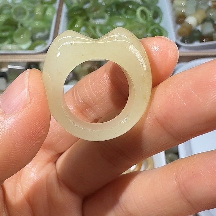 和田玉（糖玉）未镶嵌戒指17.5内径14