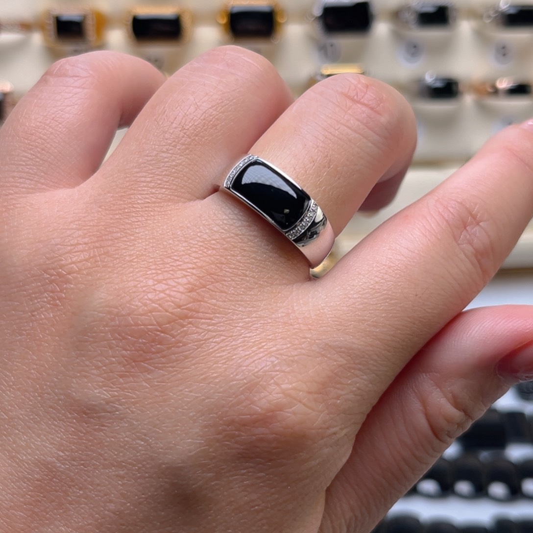 翡翠18K金镶嵌戒指缅甸翡翠