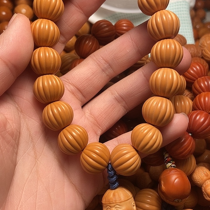 猴头核桃吊坠旭手持