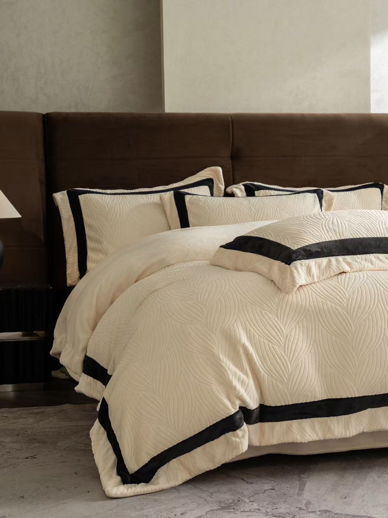 秋冬 | 高克重牛奶绒【大麦】精致雕花工艺！柔软亲肤感四件套抗静电